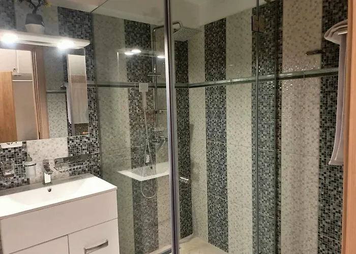 アパート Lavinia